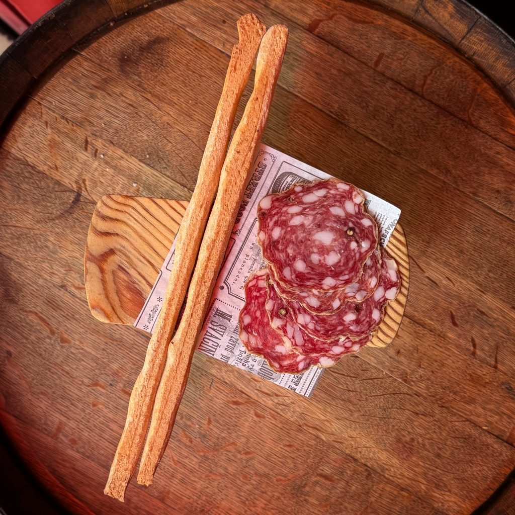 Garage-Bar-Vino-Natural-Embutidos-Salame